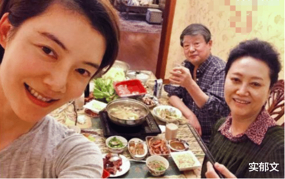 实郁文 国家一级演员王丽云，前夫曾出演《西游记》，女儿也是著名演员