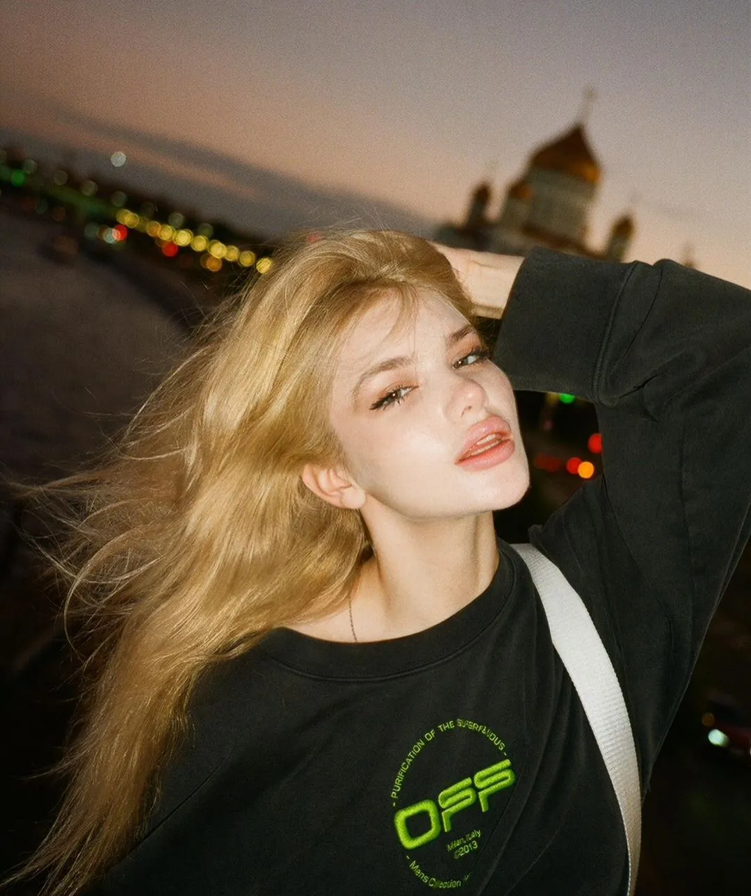 俄罗斯 25岁俄罗斯“第一美女”征中国男友走红,神似芭比彻底出圈