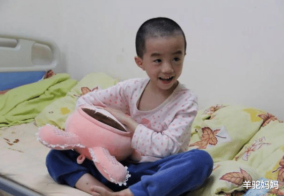 羊驼妈妈|孕妇怀孕7个月出门买菜，意外摔了一跤，宝宝出生后肠子悔青