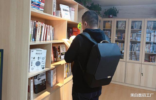 材质、空间、颜值一个都不少-地平线8号ZERO零感背包