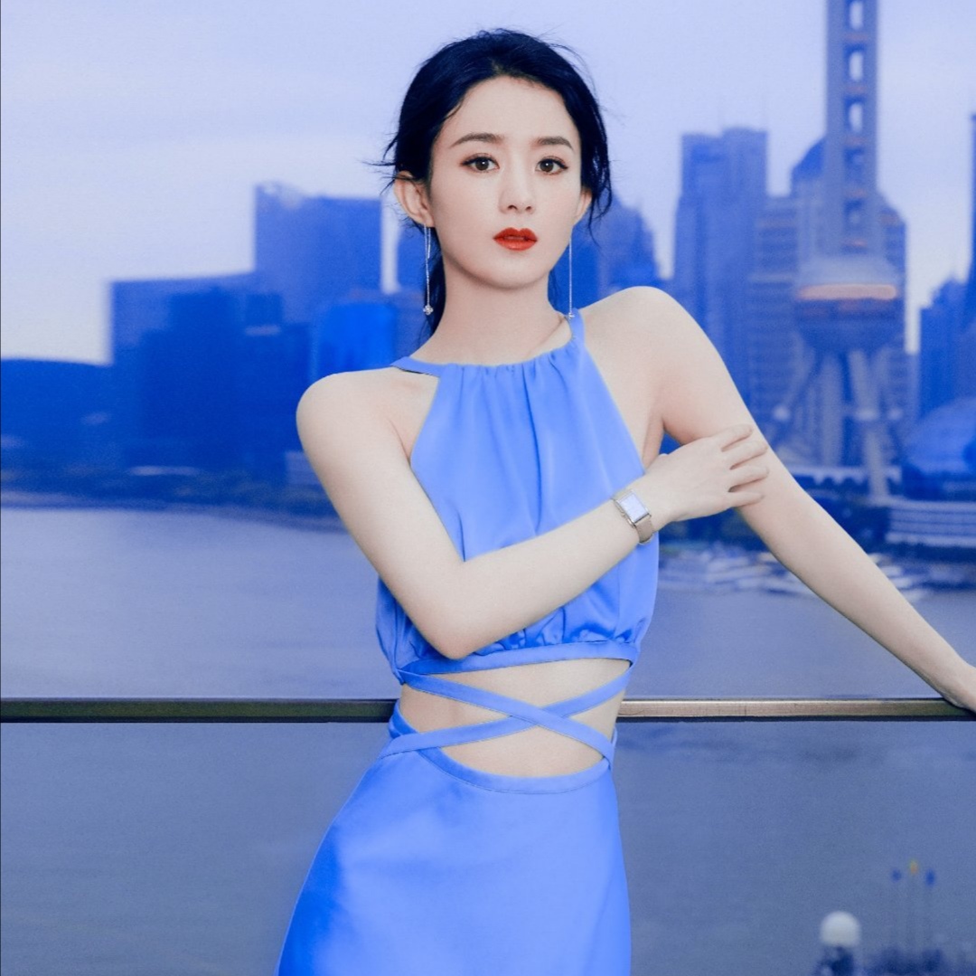 胡歌|赵丽颖新写真翻车:绿衣搭配白腿袜土到爆,眼袋水肿拉低颜值