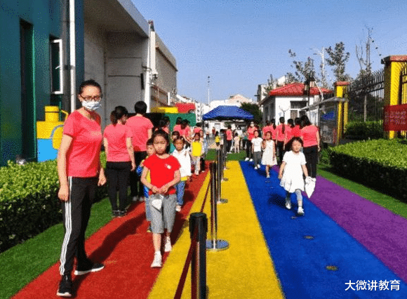 幼儿园|幼儿园“一孩难求”，多地幼儿园招生“遇冷”，民办也不香了