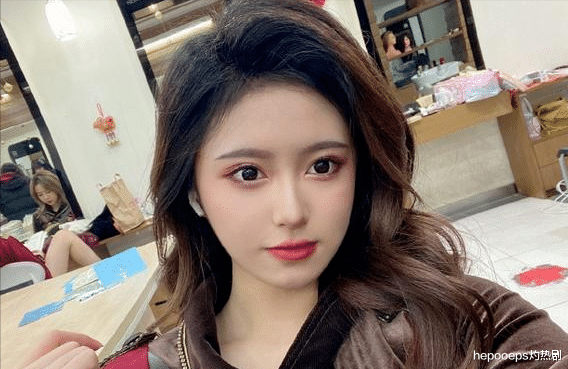 小丑回魂|丝芭打造第二个“四千年美女”，造型妆容一模一样，网友：替代品永远都是替代品