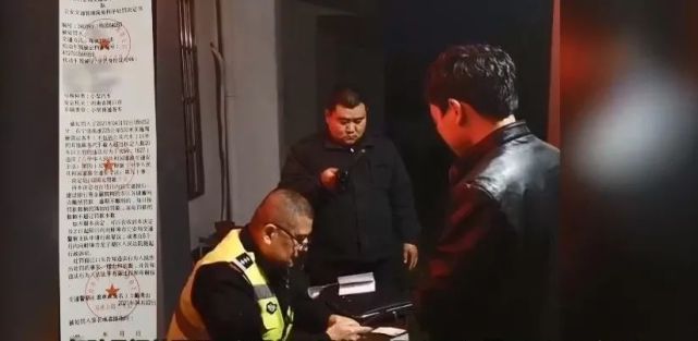 蚌埠广电 蚌埠:路遇故障车辆,交警上前帮忙,结果让人没想到…