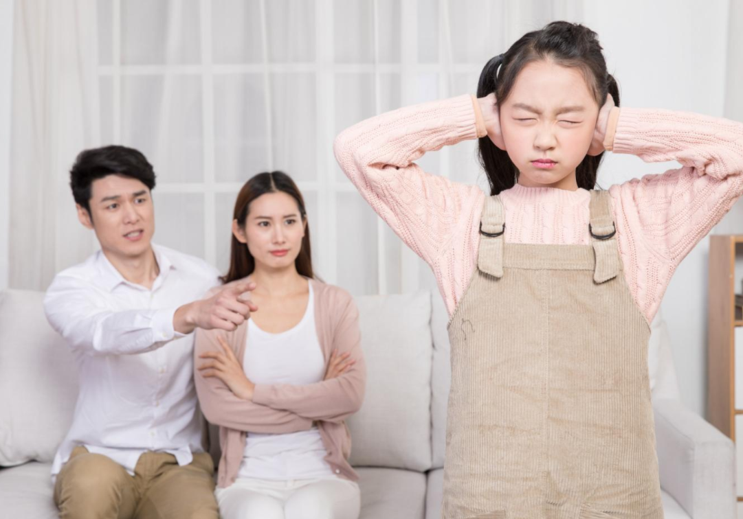 青龙衣超级棒棒 可以让孩子和其他同学一起,为贫困生,组织学习用品捐赠