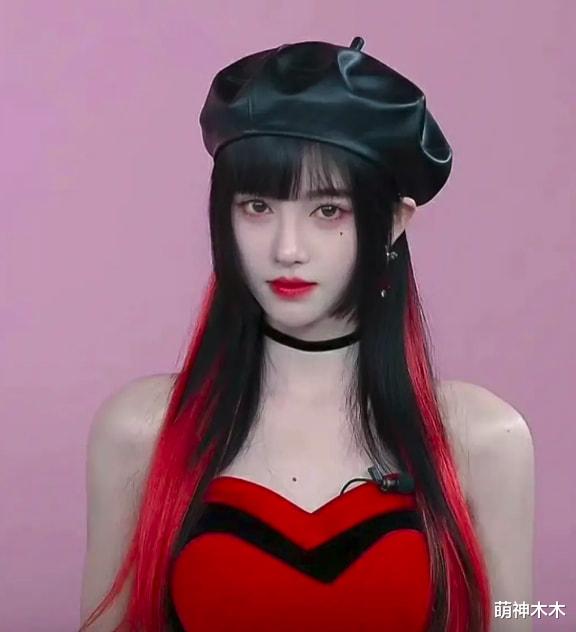 鞠婧祎|鞠婧祎又“变脸”？下巴尖出新高度，妆容再现半永久撞脸刘浩存