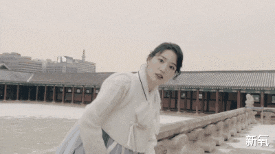 杜华|娱乐圈新晋换头宝,从眼睛到下巴都是整的,只有头发是真的