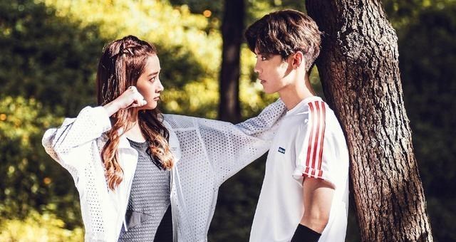 胡小小乖|个顶个的好资源,“京圈格格”关晓彤为何还没有大红大紫呢?