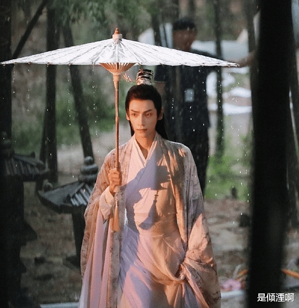 白梦妍|罗云熙白鹿二搭《长月无烬》，出演黑莲花男主，网友：爆款预定！