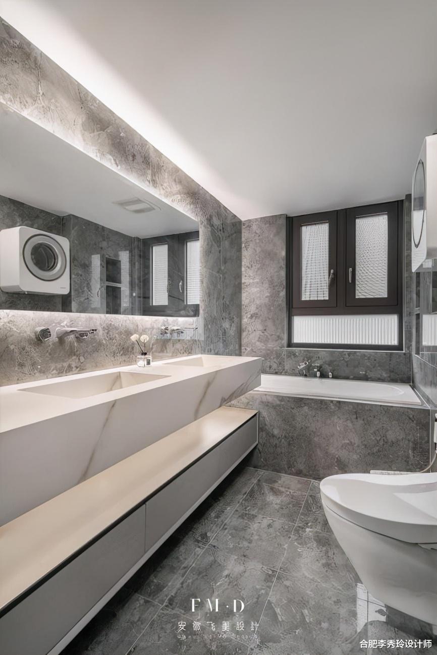 装修到木工阶段，老师傅特意将洗漱台两侧做斜角，这手艺毋庸置疑