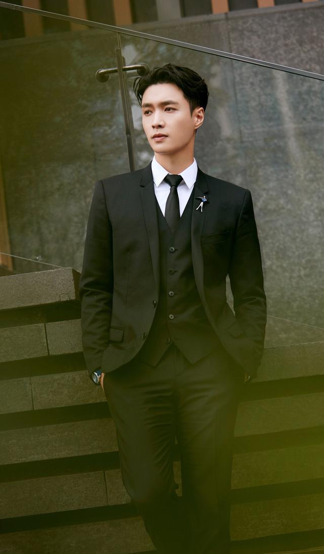 张艺兴|金晨直播爆料张艺兴酒店跳舞扰民，被投诉4次后仍不改，网友吐槽没素质