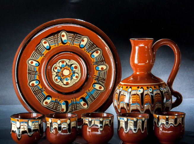 古董|有人称：买古董不能买会“流血”的瓷器，瓷器也会“流血”吗？