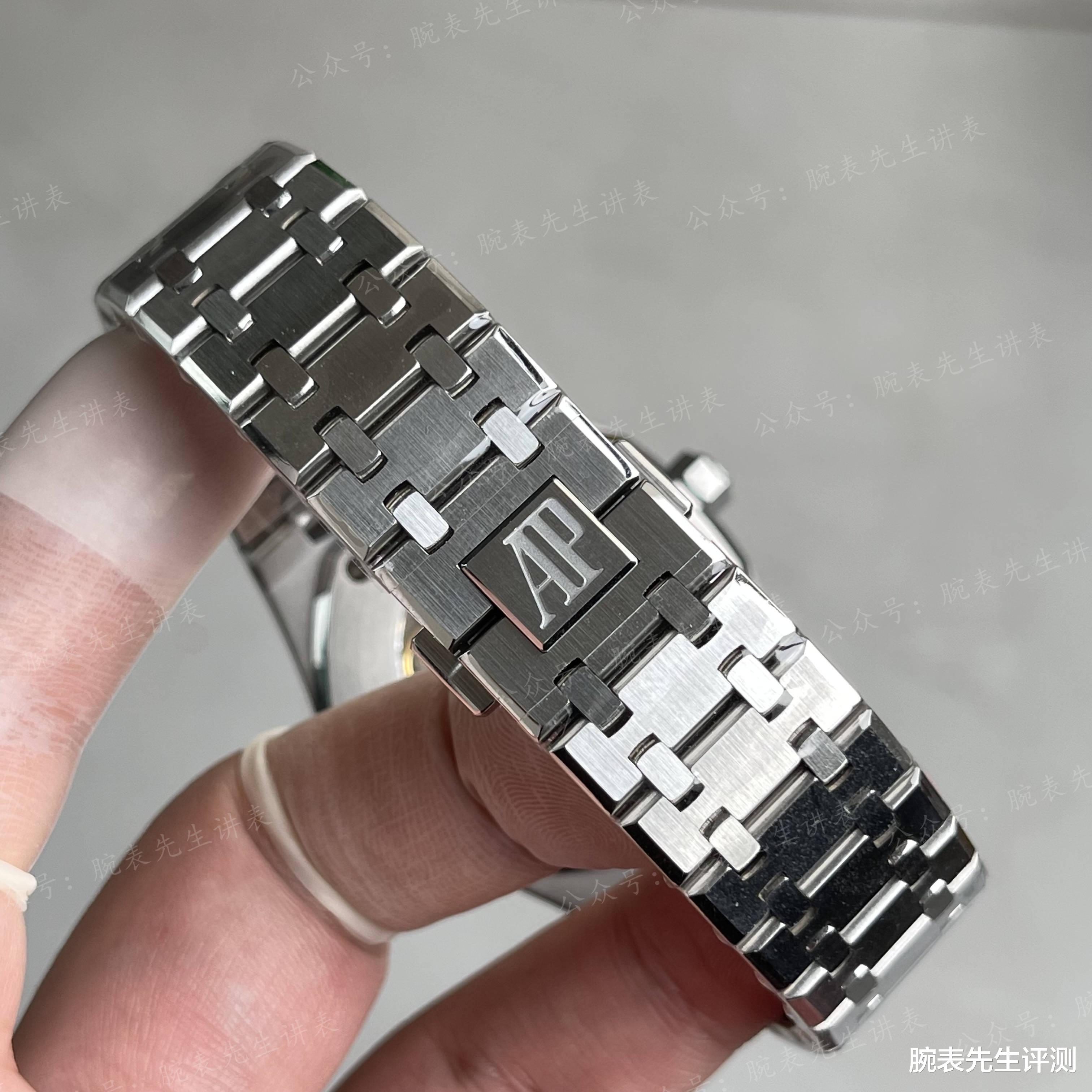 腕表先生评测 钢表中的贵族腕表,爱彼皇家橡树15400号称最强钢表之王