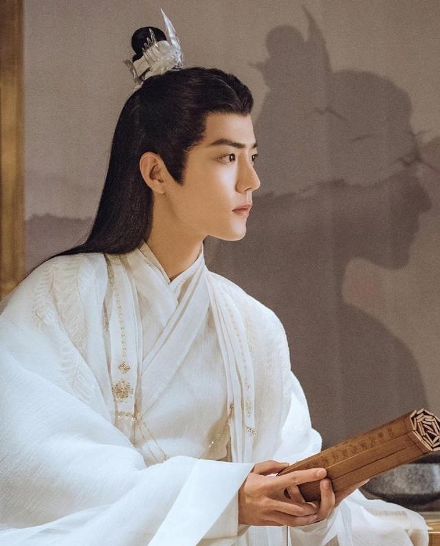 肖战|肖战工作室成立两周年,“小室”零点发布新物料,粉丝很感动