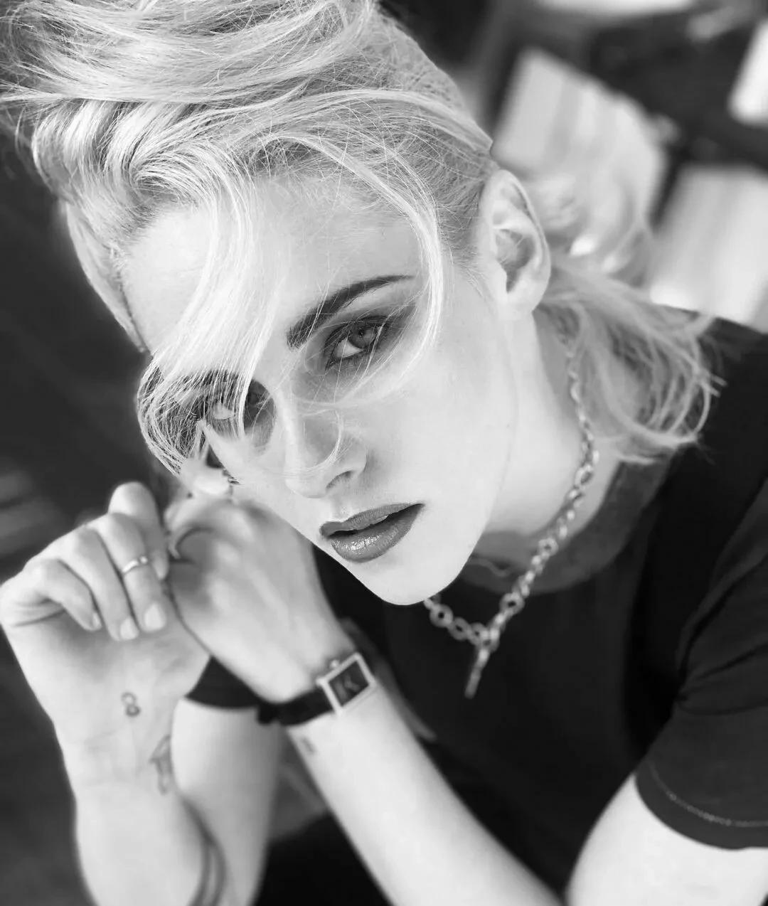 育邻人|组图:"小k"克里斯汀·斯图尔特携《斯宾塞》现身电影节