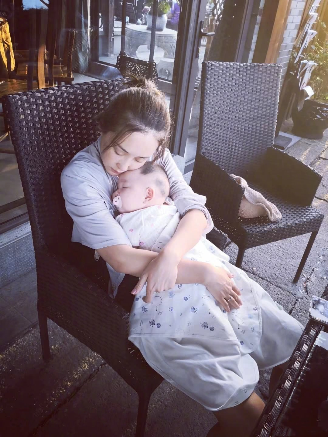 严屹宽|严屹宽那么帅，为什么不火？他与老婆，男神与迷妹之间的浪漫相遇