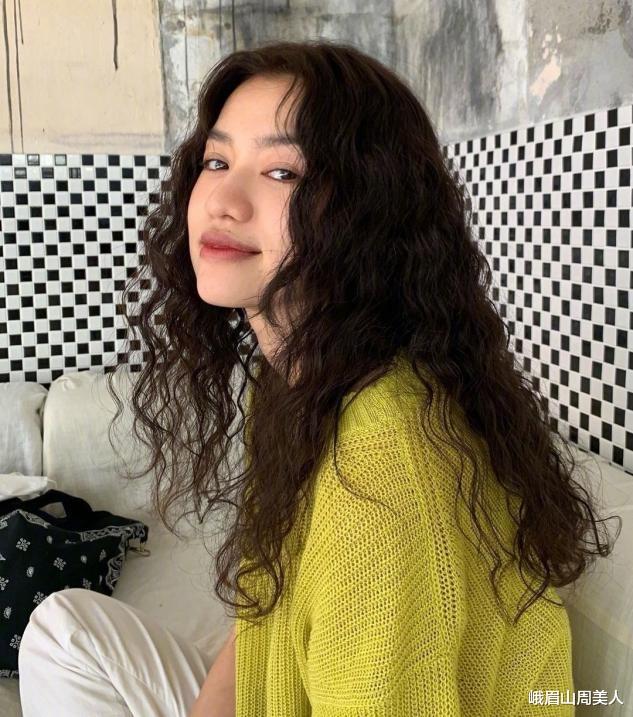 发型|?若你今年过了40,这3种“大妈发型”尽量少留,容易显老还伤发