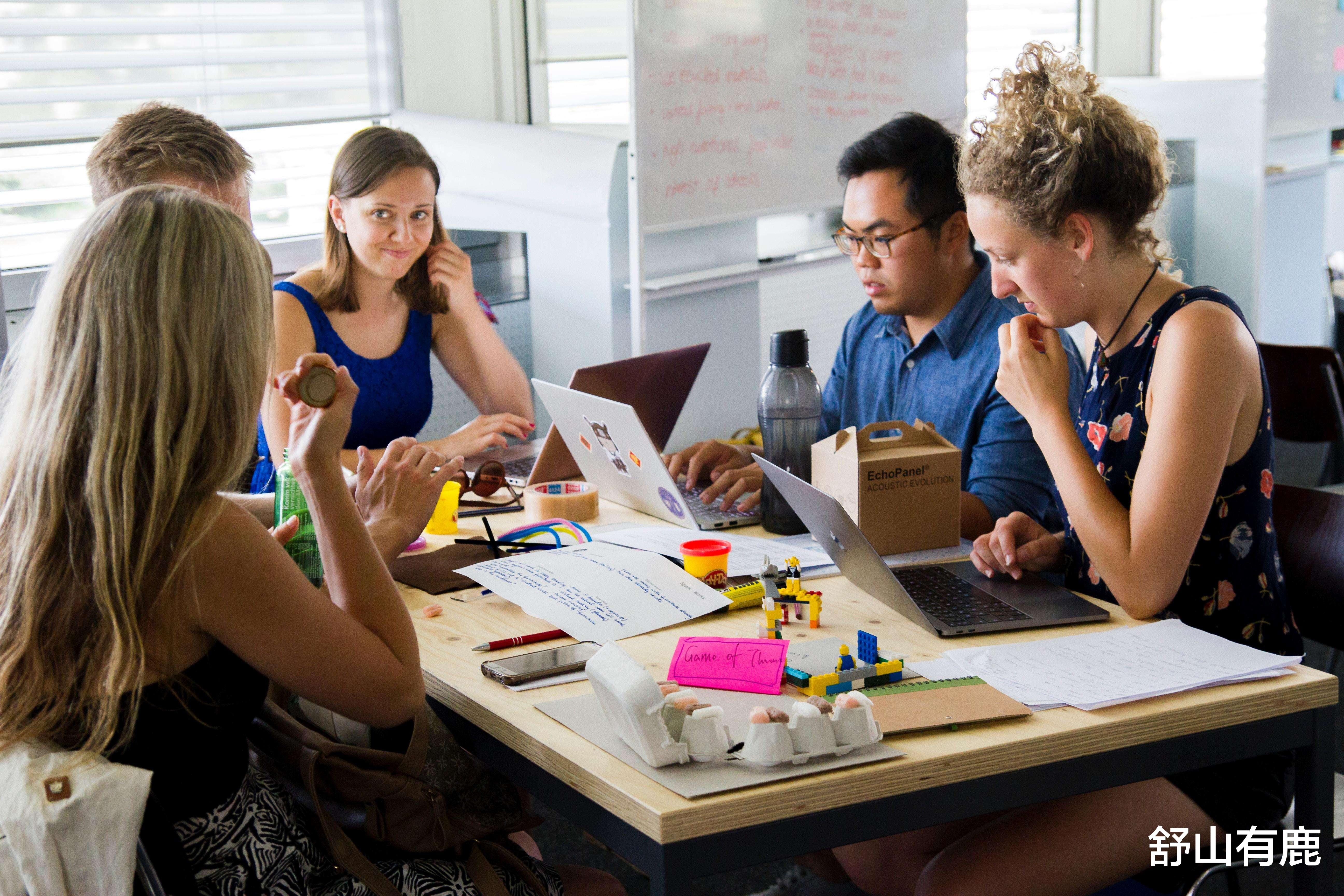 |人在单位,要是你有这几个举动,相信你一辈子都只能身处“底层”