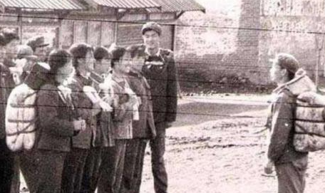 濮存昕|孝顺的濮存昕：悉心照顾病母和弟弟的遗孀，成父亲最大的骄傲