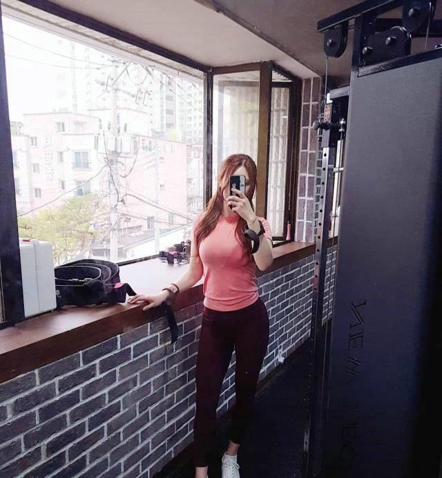 穿衣搭配|衣着轻盈,穿着有气质感,尽显个性优雅风姿。