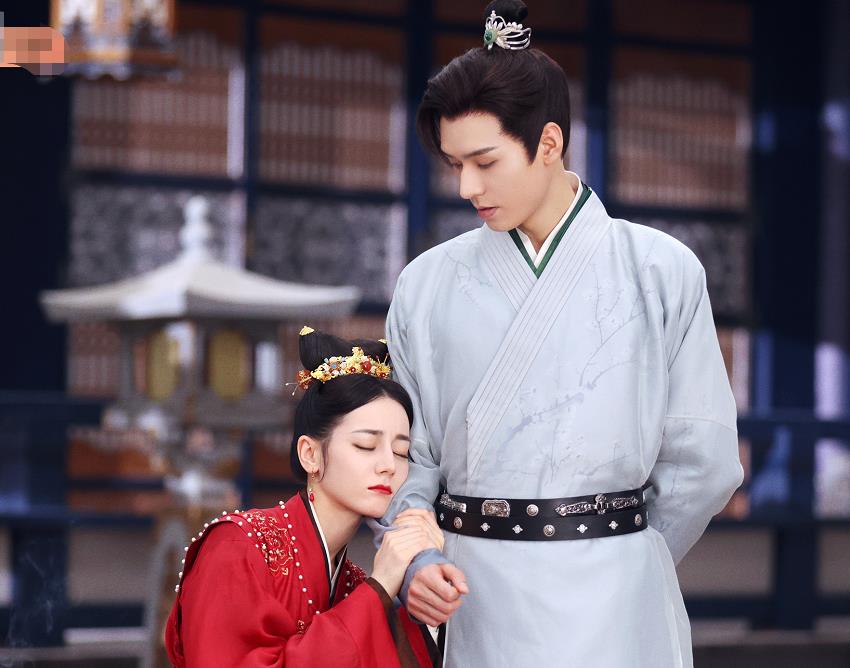 许佳琪|优酷2022迎来三部大剧，每一个都是顶级流量，迪丽热巴占两部