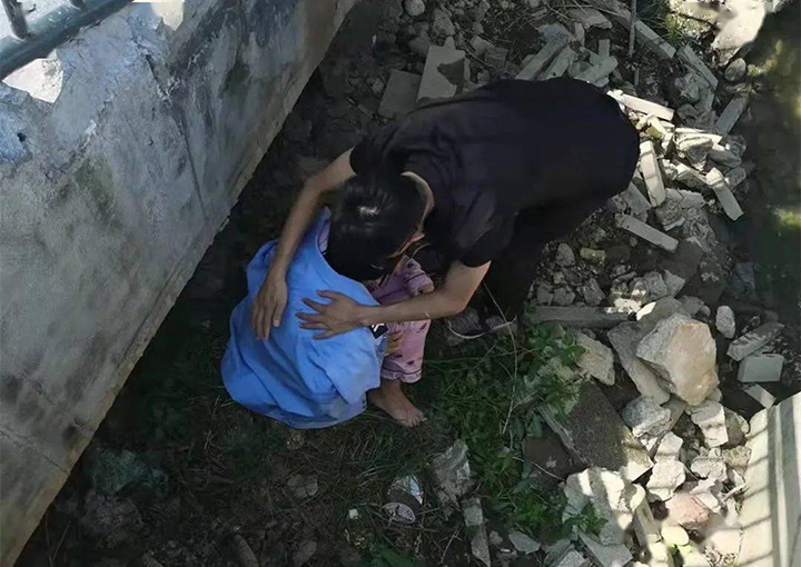 齐姐育儿|经常当着孩子面吵架，会带来哪些影响？12岁男孩失望决定“自杀”