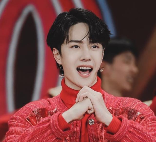 cp粉|肖战王一博代言搞活动一个画虾一个cue百香果，谁需要CP粉一目了然