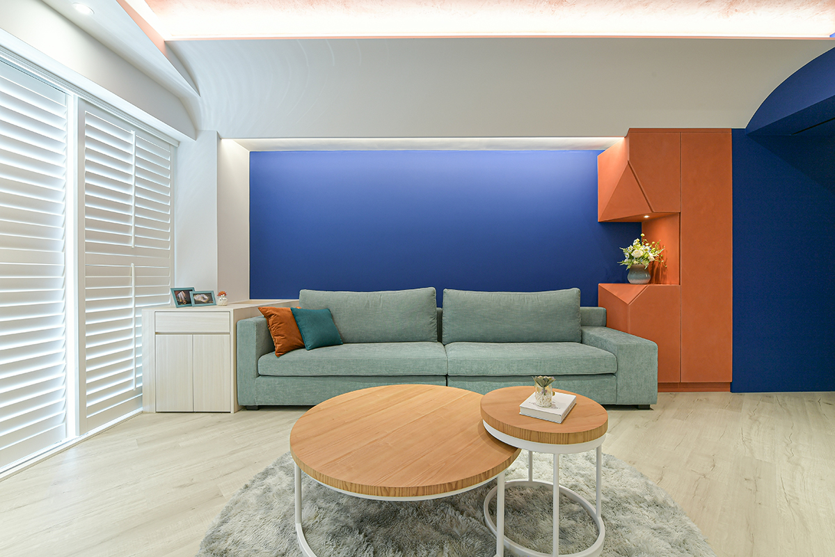 小美涵Emily|富足橘、永恒蓝……如何让截然不同的色系平衡搭配?