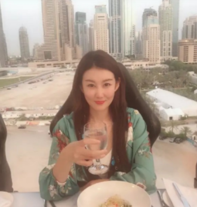 王宝强|马蓉让他受尽屈辱，冯清恶评不断，王宝强就不能找个老实人吗？