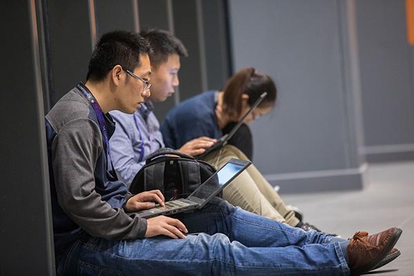 王微|“国漫大佬”王微：为一条蛇砸3个亿，值吗？