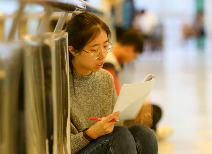 幼师|“最佳女友”排行榜排名,幼师成“择女友地板”,意外垫底