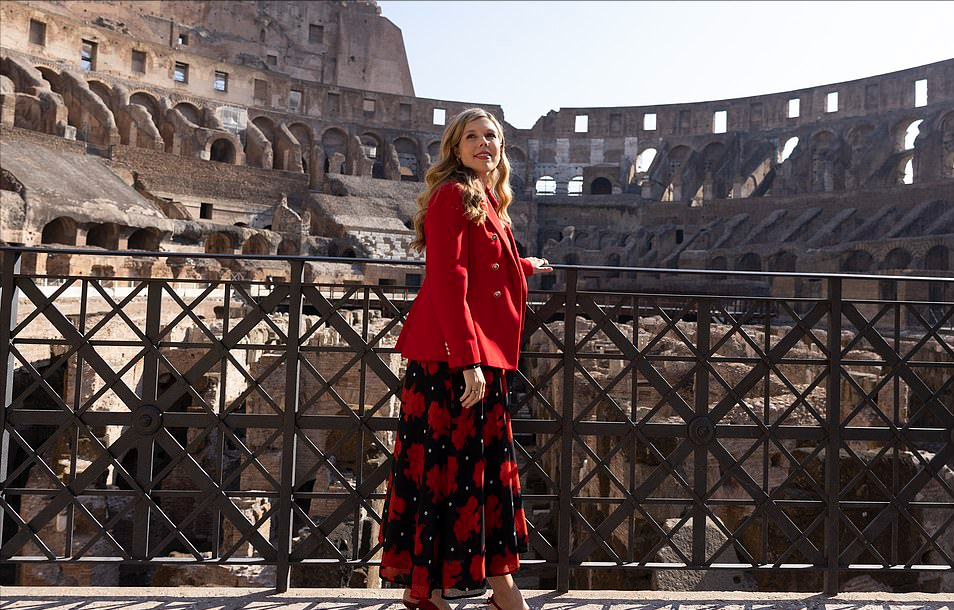 全球时尚风行 G20峰会第一夫人们大合影来啦！布丽吉特好嫩，金正淑大秀东方美