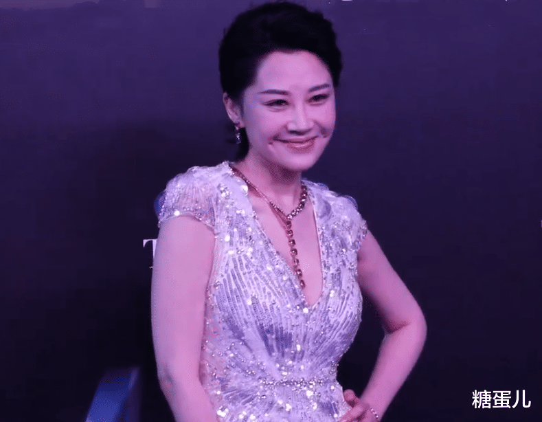 肠胃|许晴就是个52岁的小老太太，保养的真好，纯天然就是老了也漂亮！