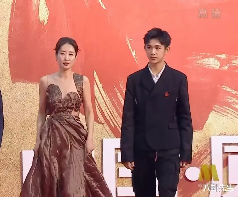 金鸡奖|金鸡奖：佟丽娅春风满面，宁静大秀好身材，张译张小斐获影帝影后