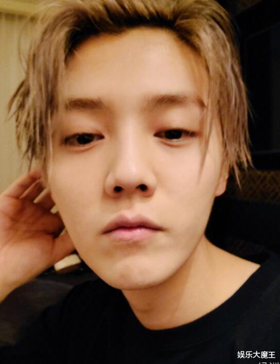 鹿晗|鹿晗中秋节晒新纹身疑辟谣考编传闻，纹身寓意励志但上节目要避讳了