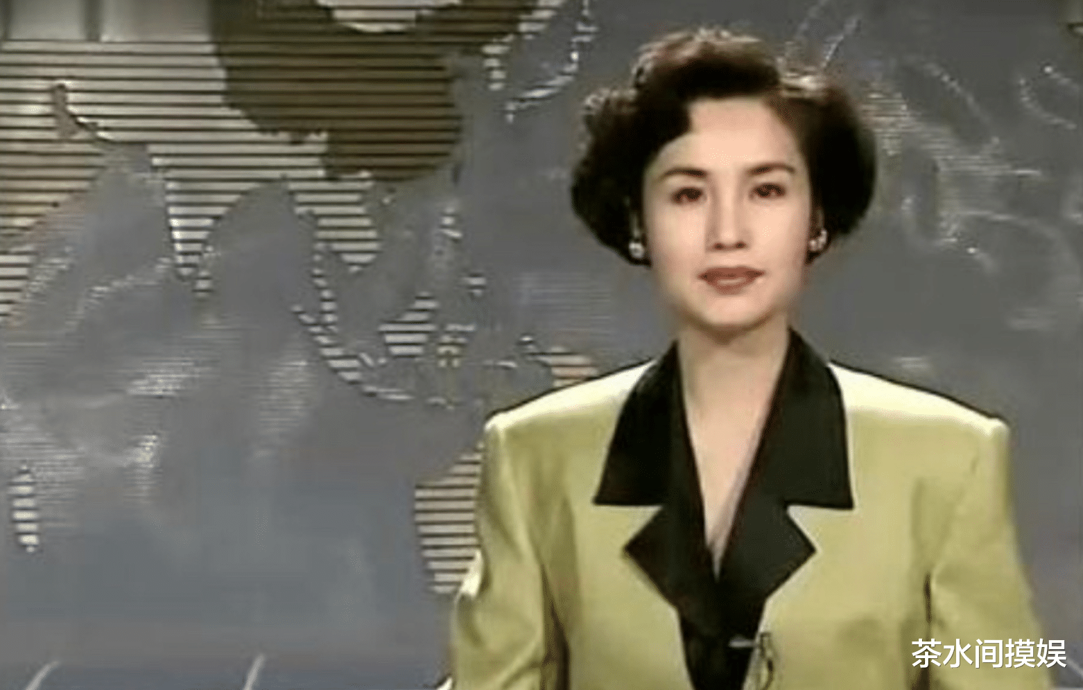 发型 央视最时髦造型我只服徐俐！戴耳环改发型，引领“国脸”时尚风潮