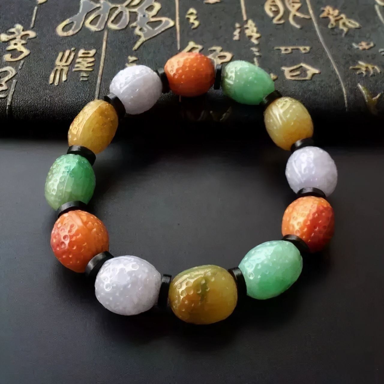 翡翠手串|为什么翡翠手串一定要是18颗？