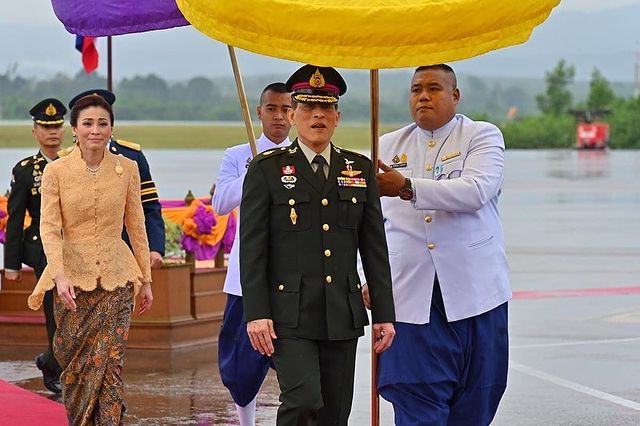 诗妮娜|泰王提拔诗妮娜贴身侍女为少将！瓜子脸超短发超美，是后宫团妃子