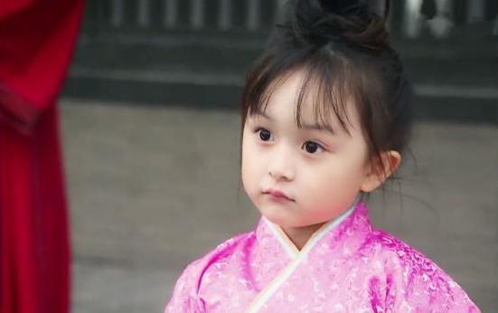 芈月|2岁出道年入百万的“小芈月”，因颜值高被“禁止整容”，今变成这样！