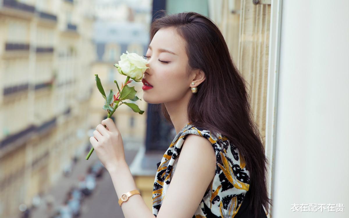 刘海|脸上有这3处“特征”的女生，不太适合露额头，有刘海看着更女神