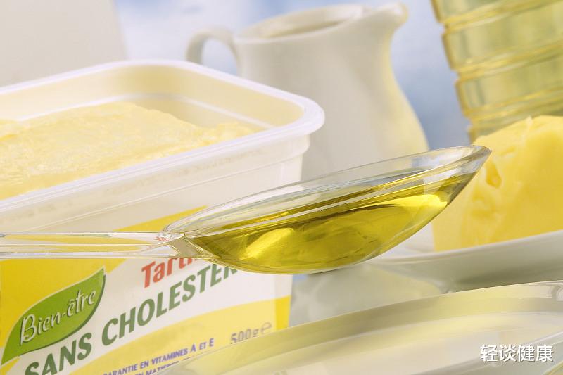 轻谈健康|专家说了，想要远离“脂肪肝”，要远离这3种食物，建议收藏！