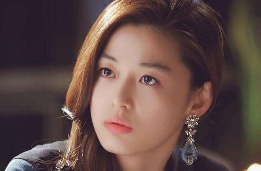 全智贤|她曾被誉为韩国“第一美女”，一集片酬就2个亿，然而花期却太短