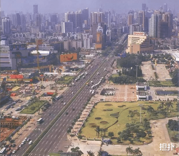 刘銮雄|刘銮雄没有出手，郑家纯也没有出手，最后却是朱孟依出手帮忙了