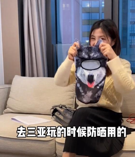 赵丽颖|35岁曹云金晒近况，与女助理互用对方物品，网友曝两人互动很频繁