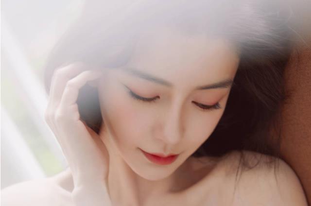 黄晓明|杨颖辟谣与古天乐再婚，黄晓明发文引热议，是对女方最大讽刺？