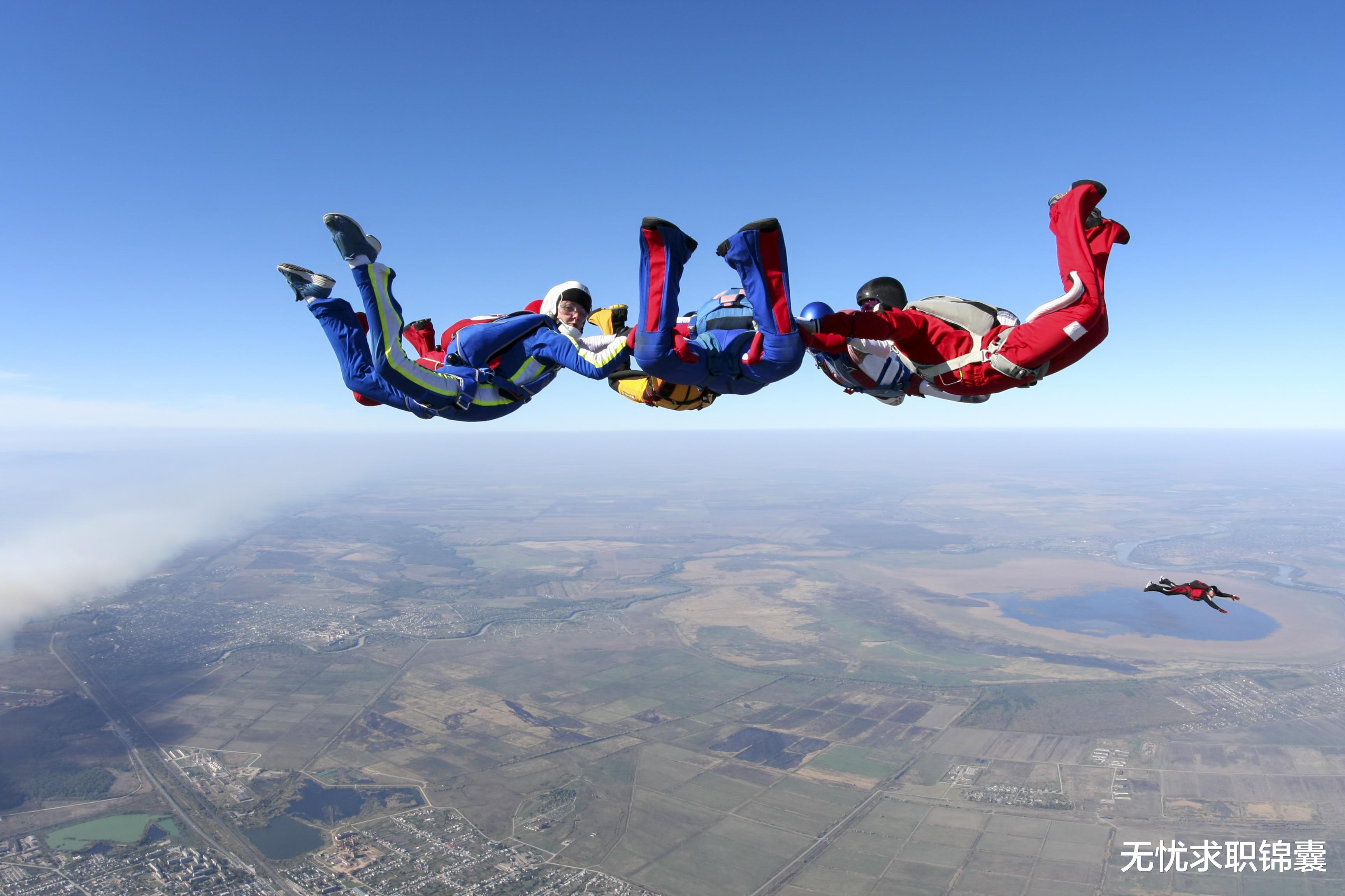 宝马4系|职场中领导让你站队该怎么办？保持中立，学会做个“糊涂人”！