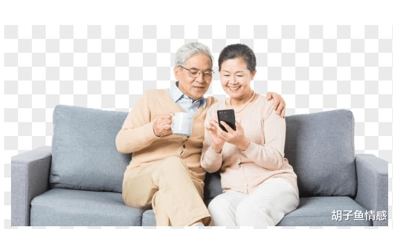 胡子鱼情感|68岁大爷再婚45岁女人,三个月就离了婚,大爷: 她只把我当提款机