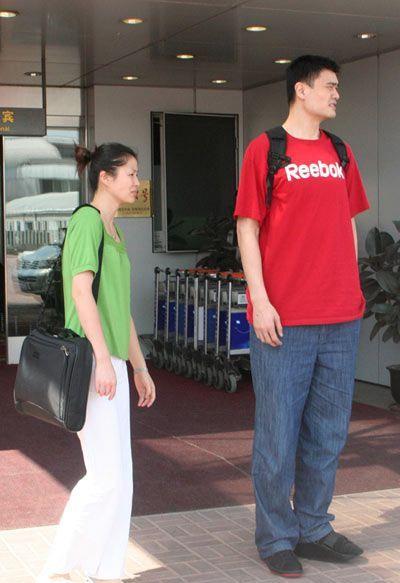 叶莉|嫁给身高2米26，体重达400斤的姚明，叶莉: 压力大并不轻松