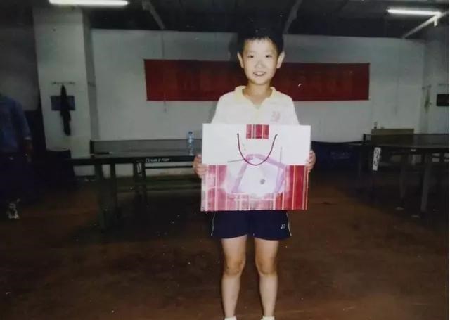 萌听小c姐|孙颖莎隔离在干嘛？搬30斤水锻炼的国乒小魔王状态佳，球迷放心啦