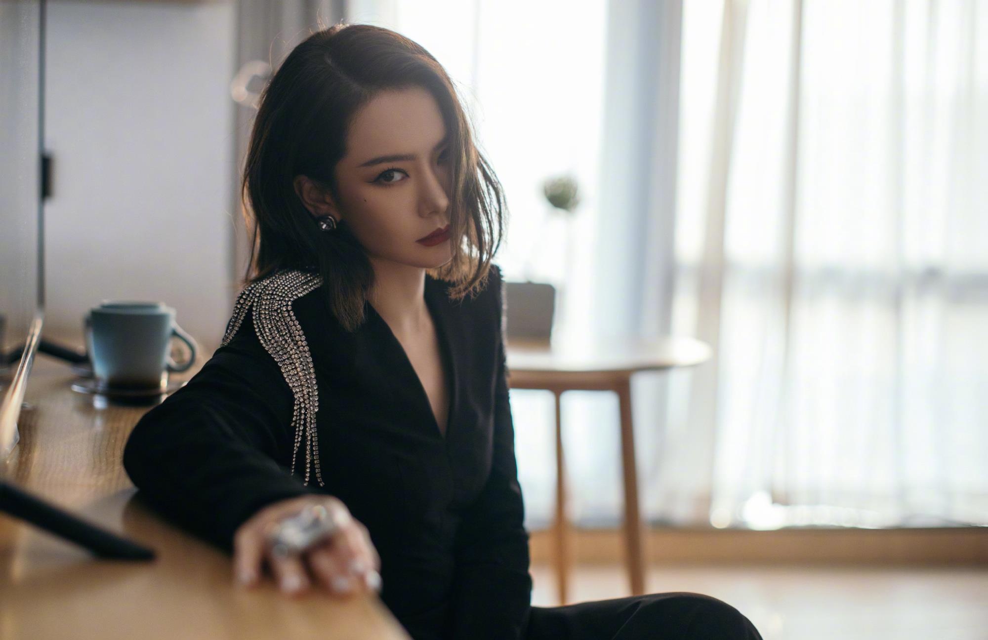 戚薇|戚薇凶王思聪：你有钱干嘛不撩我？王思聪一句话令戚薇尴尬不已